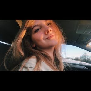 Meet your Posher, Eva